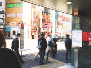 D5出口からジムまでの道順案内